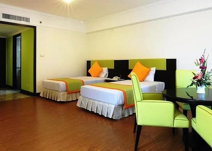 Karnmanee Palace Hotel 4*