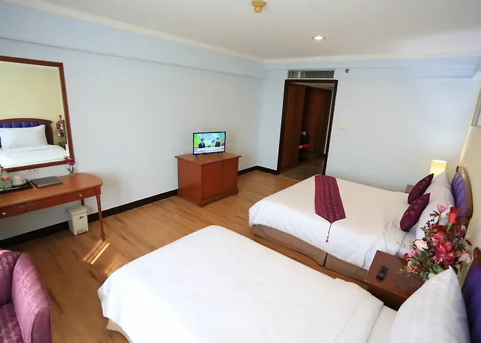 Karnmanee Palace Hotel 4*