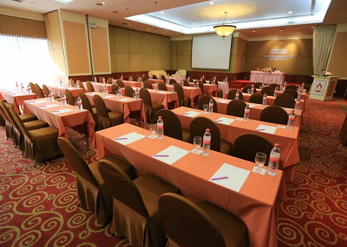 Karnmanee Palace Hotel 4*