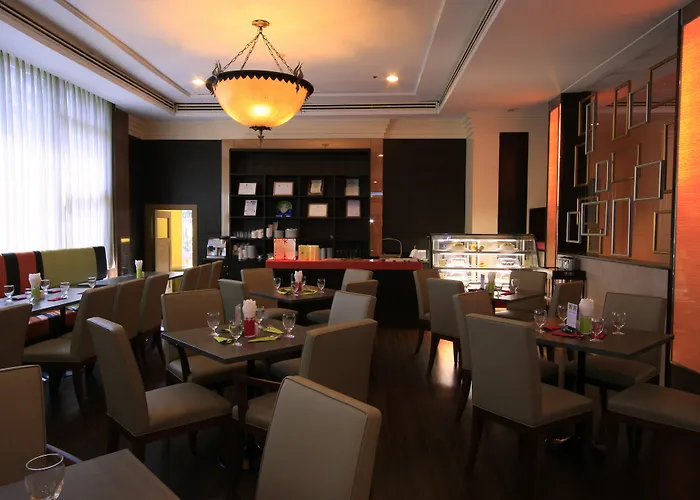 Karnmanee Palace Hotel 4*