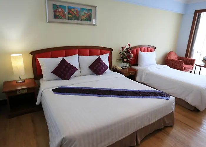Karnmanee Palace Hotel 4*